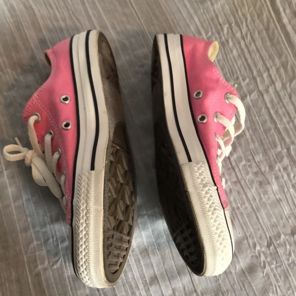 CONVERSE ALL STAR size Youth 3 pink low top lace up athletic sneakers unisex